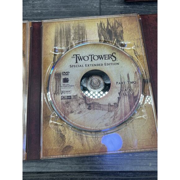 Lord of the Rings The Two Towers Special Extended 4 Disc DVD Edition. Used {122} - Picture 6 of 13